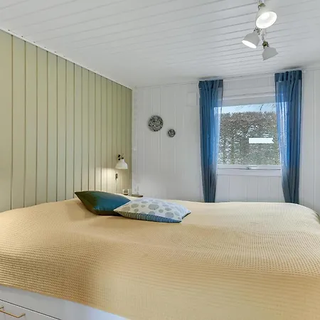 Amazing In Bjert With Wifi Holiday home Binderup Strand