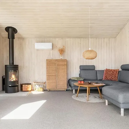 Amazing In Bjert With Wifi Casa vacanze Binderup Strand